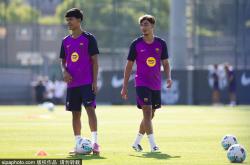 爱游戏体育-德容缺席训练，巴萨备战莱万特：隐私背后的深意与赛季挑战