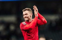 爱游戏体育app-英超：诺丁汉森林表现稳定，西汉姆联状态尴尬