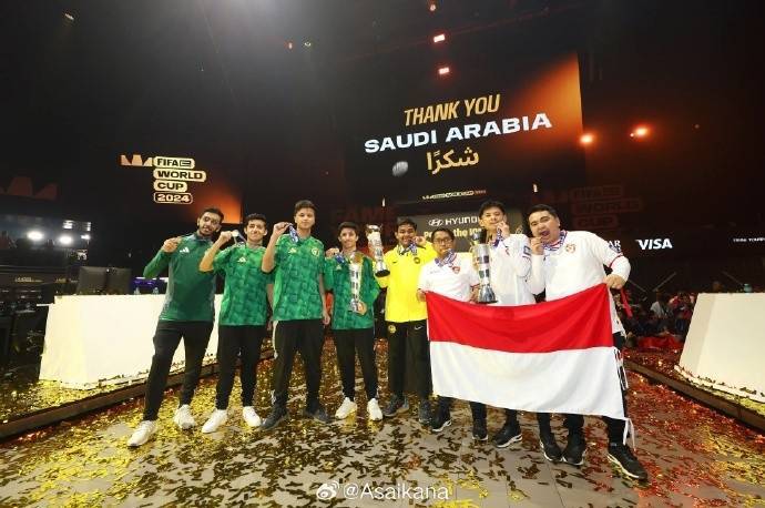中国队没参加首届FIFAe世界杯，曾组队参加过该赛事前身FIWC