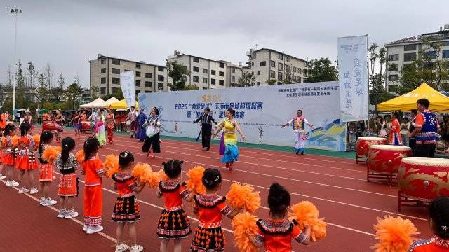 “玉超”联赛联动中超主场，“踢热”暑期赛事经济