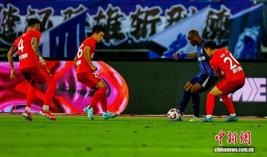 中超联赛：武汉三镇队主场负于梅州客家队