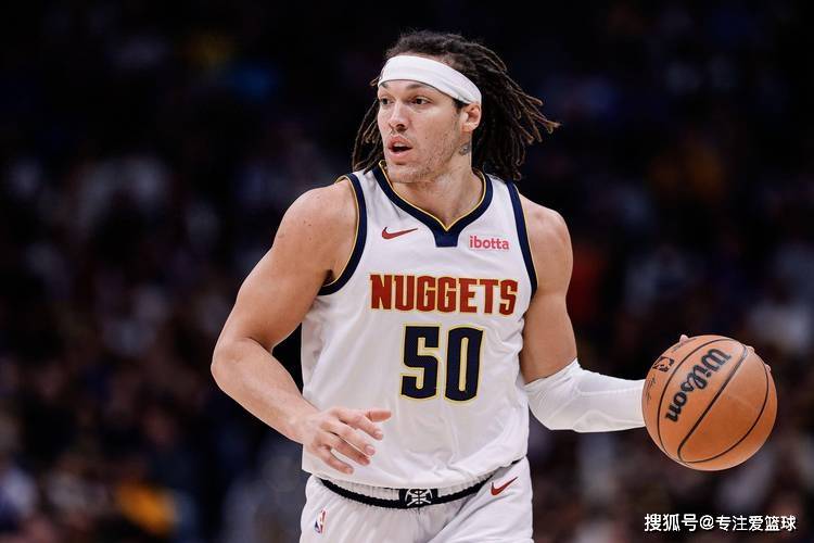 快船正式启动震撼交易，NBA弹跳狂人驰援哈登，他将顶替伦纳德