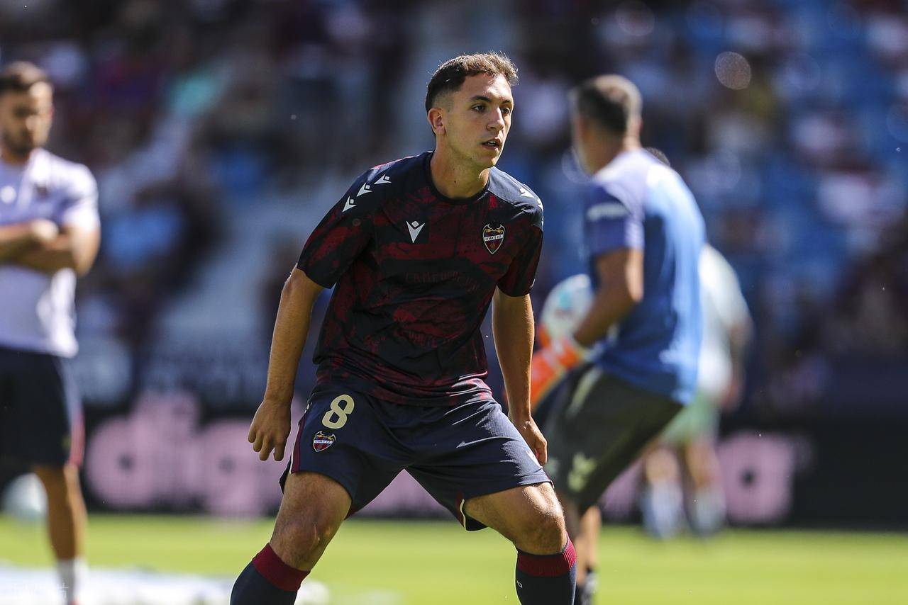 2-2,23岁巴萨旧将阿布德发威,贝蒂斯连扳2球,81分钟绝平莱万特