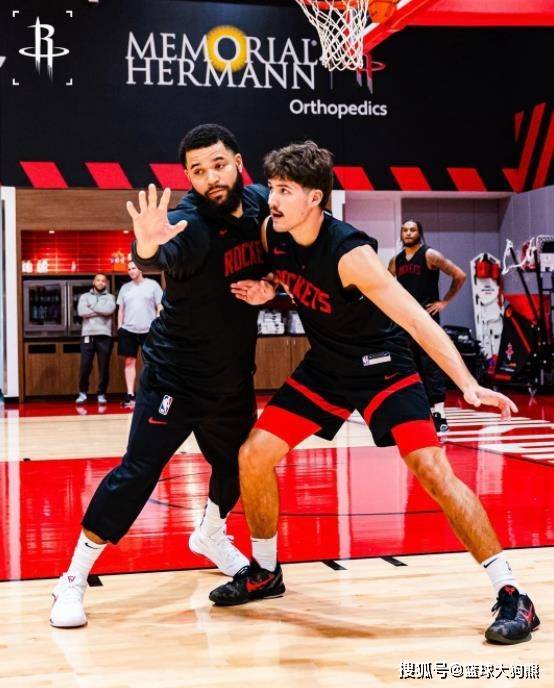 西部第2+杜兰特,难进季后赛?名记预测火箭队战绩:主控缺阵被高估