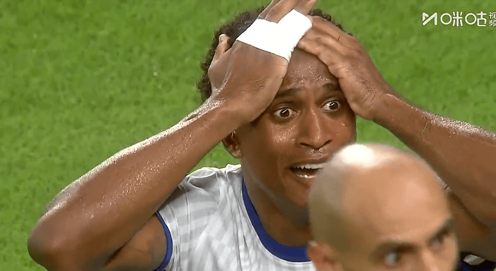 海港带头摆烂，中超哥仨垫底！亚冠再现争议：申花好球竟被吹