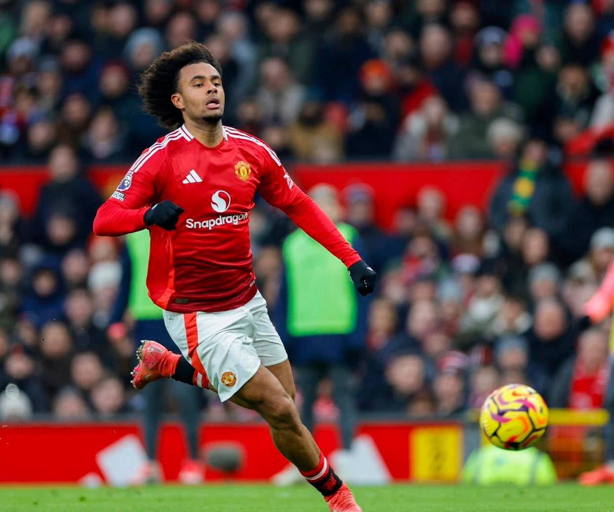 曼联4-2击败布莱顿，焕发新活力